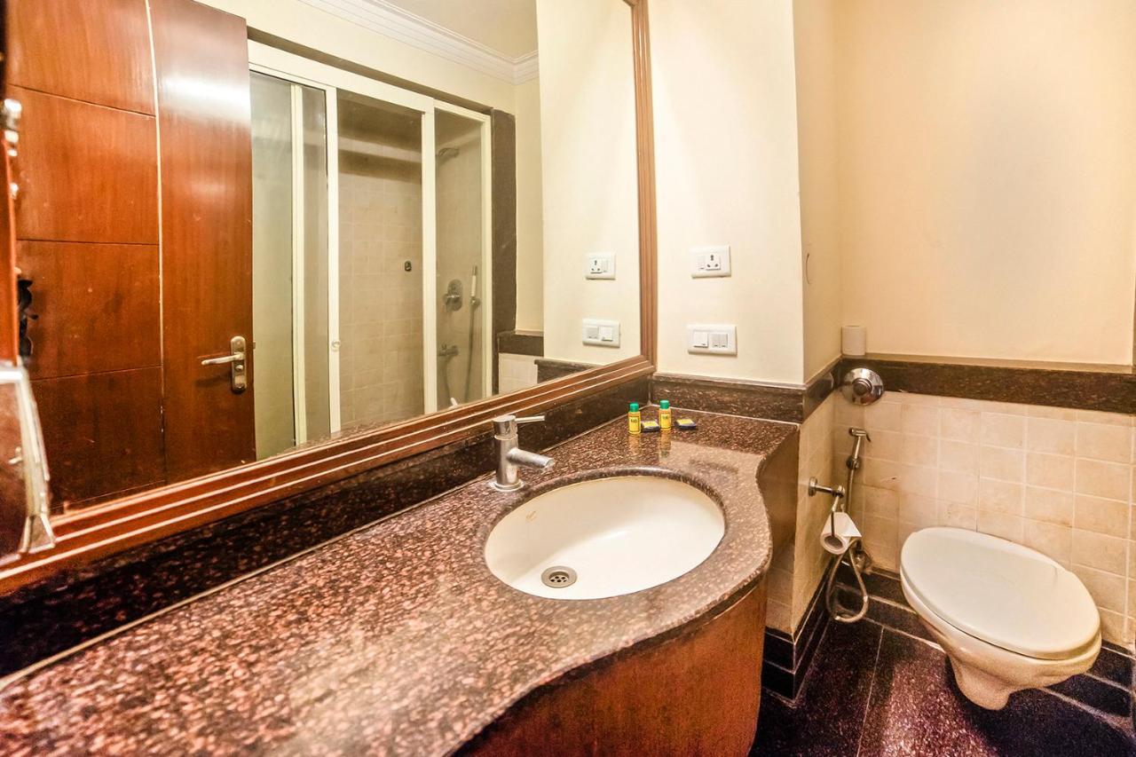 The Bmk Hotel Greater Kailash Дели Экстерьер фото